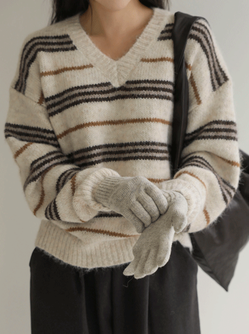 レブラブイネックニットK4131