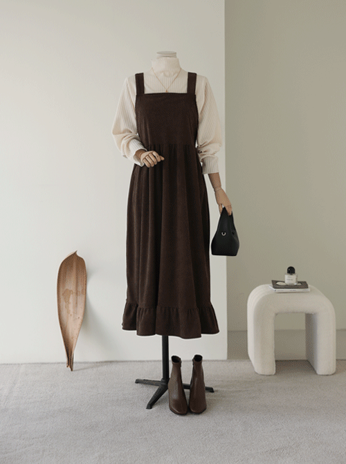 アルビル袖なしワンピース D7823